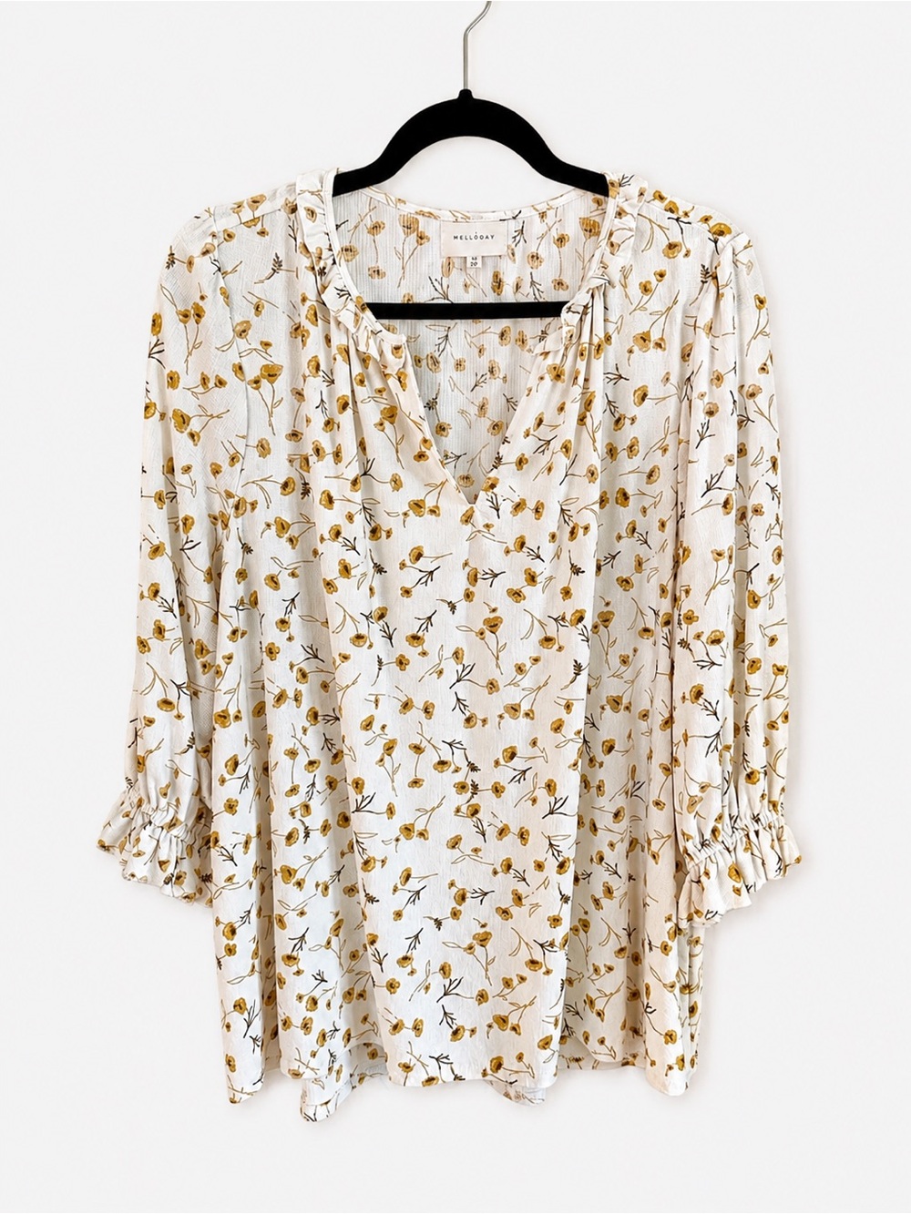 🌼 Floral Ruffle Neck Blouse – Women’s 1X